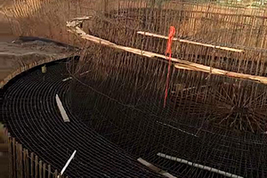 盘锦砼烟囱新建施工现场