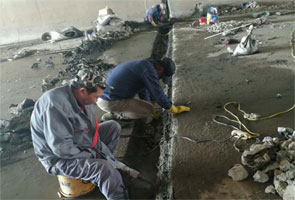 盘锦铁路框架桥伸缩缝堵漏